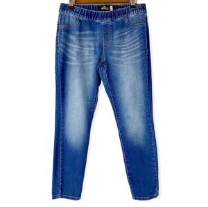 PNK People Need Kindness Women’s Jegging Jeans